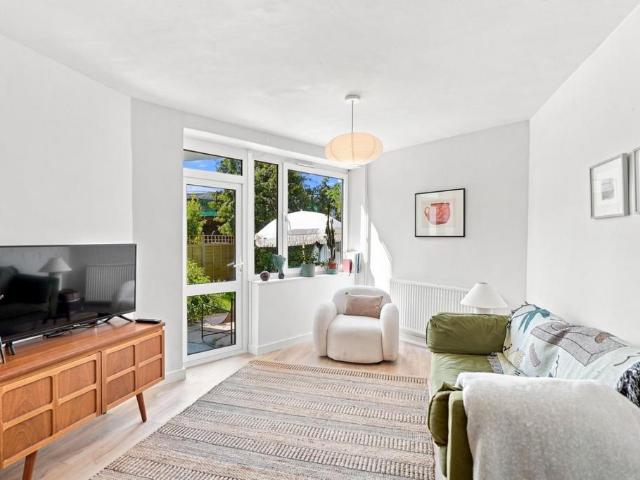 Flat for sale in London Borough of Lewisham, New Cross