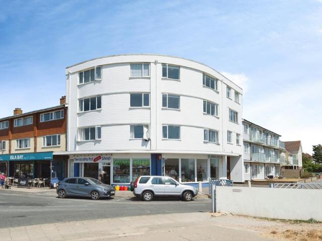 Flat for sale in Spring Vale, Hampshire