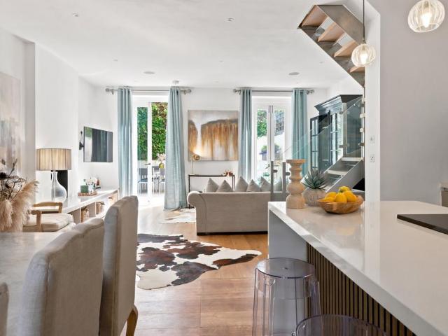 Flat for sale in Maida Vale, Greater London