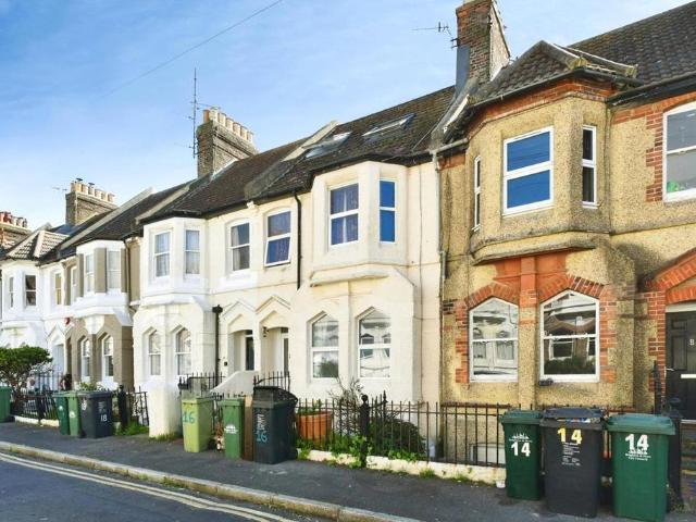 Flat for sale in Whitehawk, Brighton & Hove