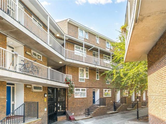 Flat for sale in Limehouse, Greater London