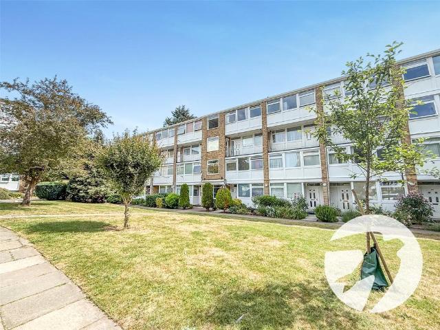 Flat for sale in Middle Park, Greater London