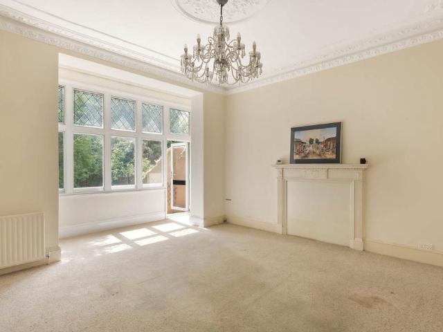 Flat for sale in West Kensington, Greater London