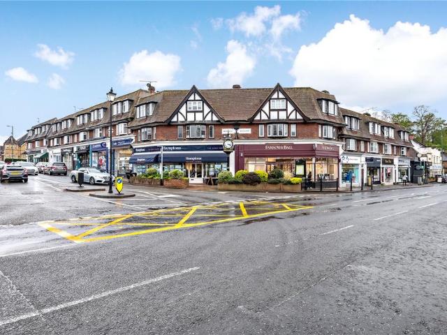 Flat for sale in Sunningdale