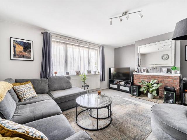 Flat for sale in Greater London