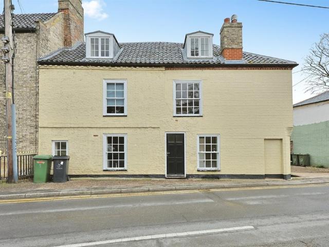 Flat for sale in East Tuddenham, Norfolk