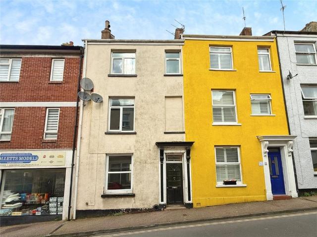 Flat for sale in Withycombe, Budlake