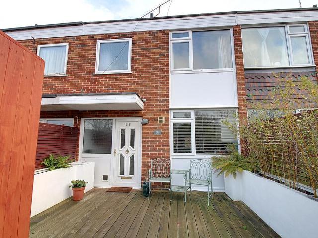 Flat for sale in Fleet, Hart