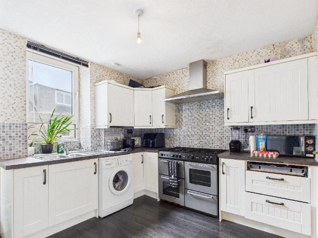 Flat for sale in Ashkirk, Scotland