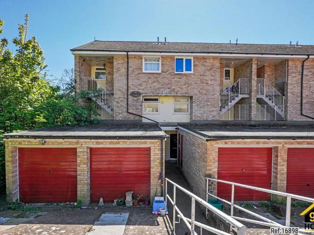 Flat for sale in Midway, Kent