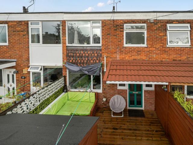 Flat for sale in Fleet, Hart