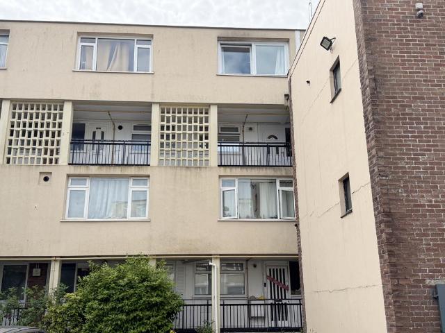Flat for sale in Mount Wise