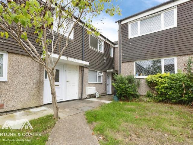 Flat for sale in Katherines, Harlow