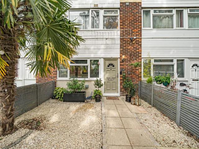 Flat for sale in Row Town, Surrey