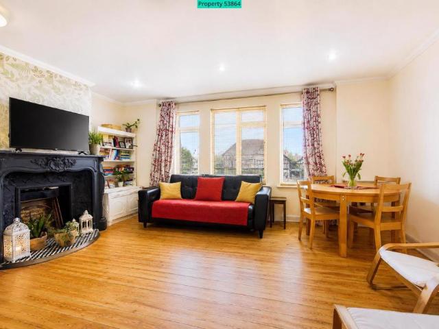 Flat for sale in Ickenham, Greater London