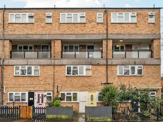 Flat for sale in Anerley, Greater London