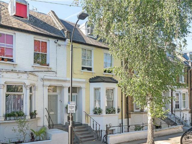 Flat for sale in West Kensington, Greater London