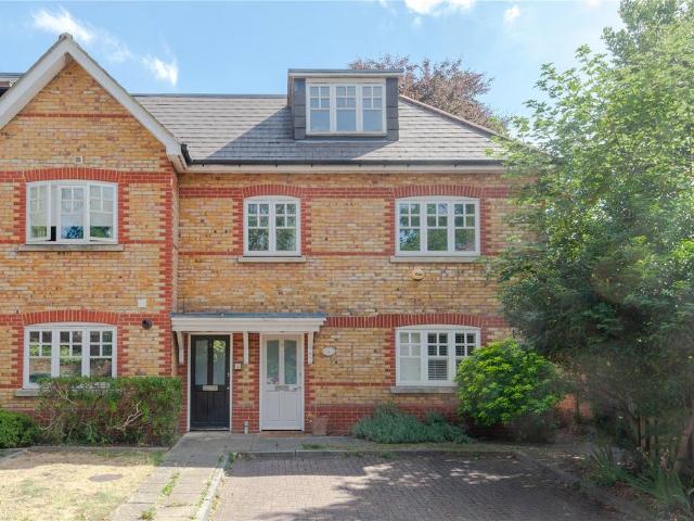 Flat for sale in Strawberry Hill, Cat Hill