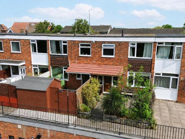 Flat for sale in Fleet, Hart