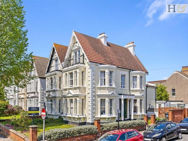 Flat for sale in Hangleton