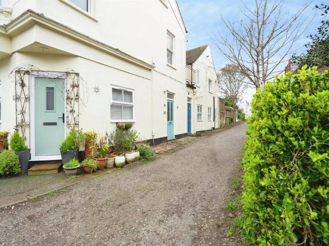 Flat for sale in Worthing, West Sussex