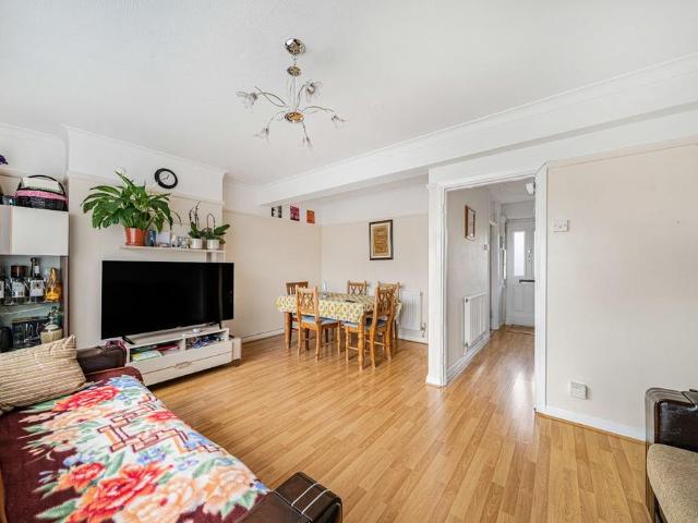 Flat for sale in Avery Hill, Greater London