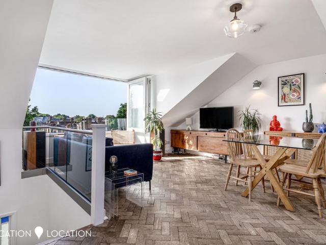 Flat for sale in West Hackney, Greater London
