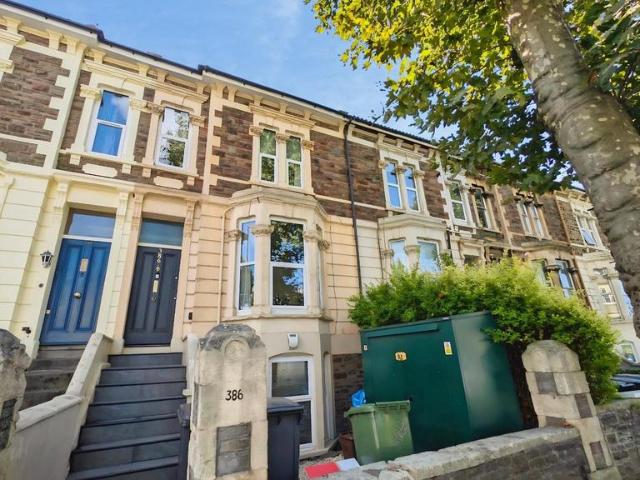 Flat for sale in Feckenham, City Of Bristol