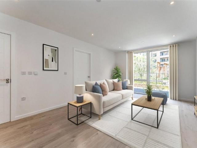 Flat for sale in Upper Edmonton, Greater London