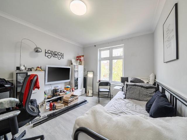 Flat for sale in Alperton, Greater London