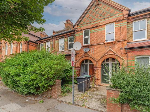 Flat for sale in Noel Park, Greater London