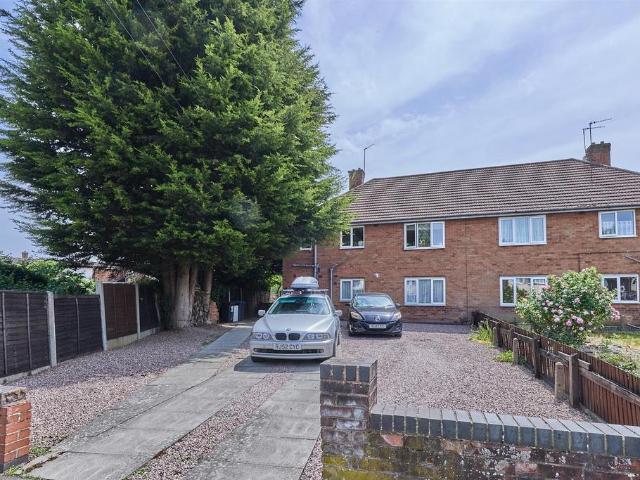 Flat for sale in Barwell, Barton