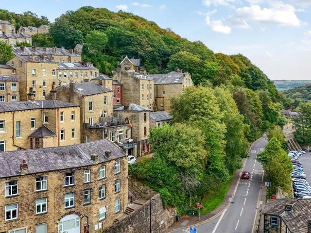 Flat for sale in Birchcliffe, Calderdale