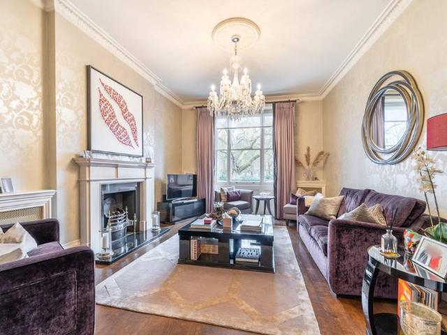 Flat for sale in Notting Hill, Greater London