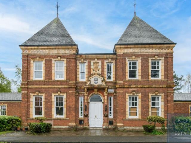 Flat for sale in Digby, Watergate
