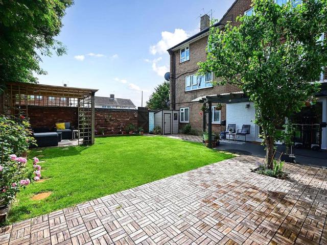 Flat for sale in Lower Halliford, Surrey