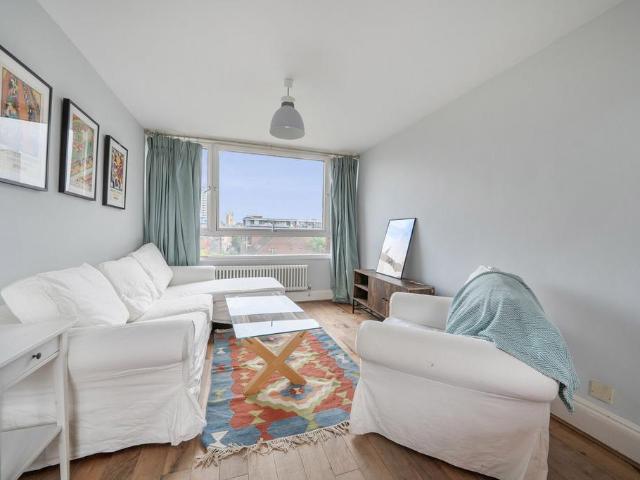 Flat for sale in Pimlico, Greater London