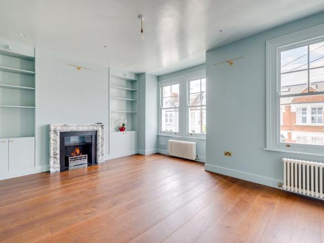 Flat for sale in Fulham, Isle Of Man