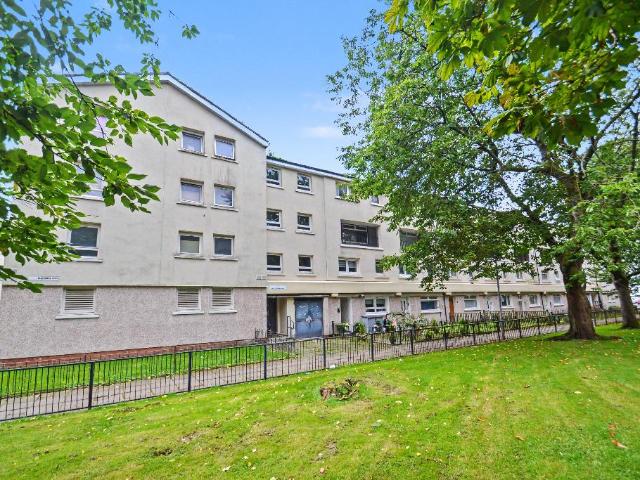 Flat for sale in Maryhill, Scotland