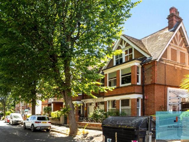 Flat for sale in Aldrington