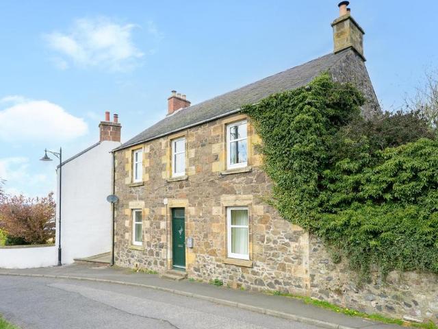 Flat for sale in Abernethy, Scotland