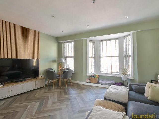 Flat for sale in Central, Heathlands