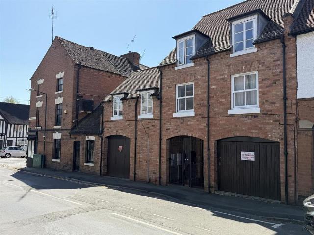 Flat for sale in Cliff Hill, Green Close