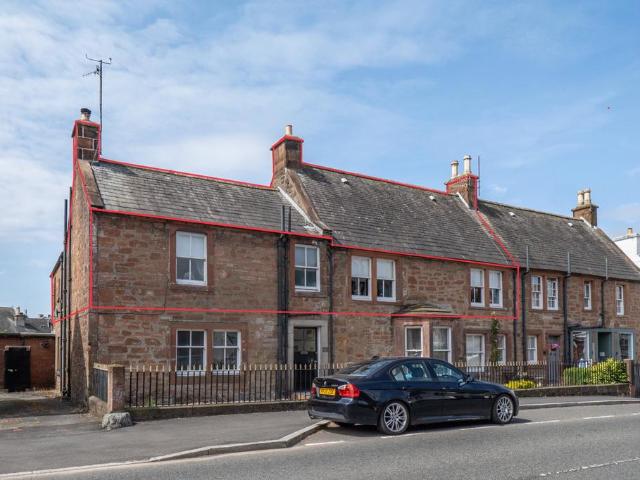 Flat for sale in Thornhill, Scotland