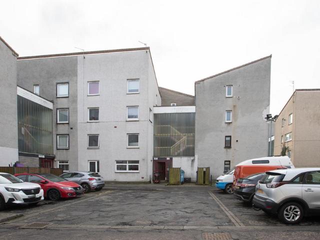Flat for sale in Irvine, Scotland