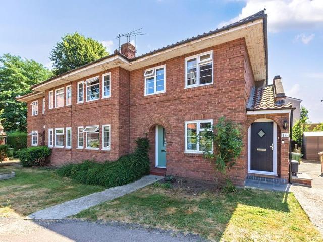 Flat for sale in North Cray, Greater London
