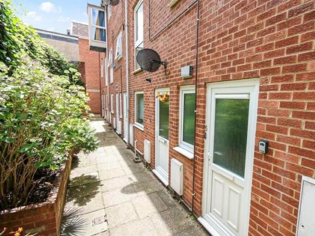 Flat for sale in East Bank, Norfolk