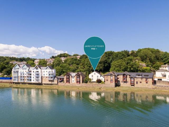 Flat for sale in East The Water, Torridge