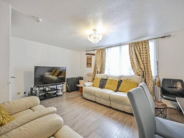Flat for sale in Noel Park, Isle Of Man