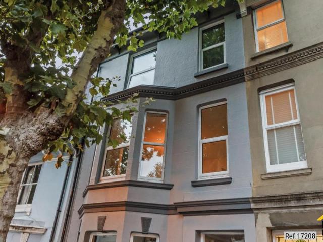 Flat for sale in Round Hill, Brighton & Hove